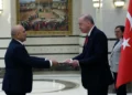 Rəşad Aslanov etimadnaməsini Ərdoğana təqdim edib