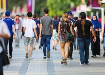 Bakıda nə qədər əhali yaşayır?