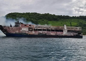 Filippində sərnişin bərəsində yanğın: 5 ölü, 87 nəfər itkin düşüb