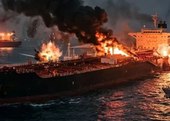 İran Hörmüz boğazında tankerə zərbə endirdi