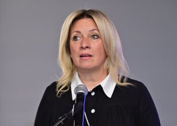Zaxarova Qərb elitalarını qullarla müqayisə etdi