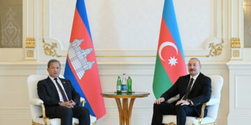 Prezident İlham Əliyevin Kamboca Baş naziri ilə məhdud tərkibdə görüşü olub