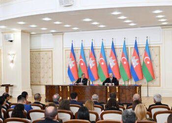 İlham Əliyev və Kambocanın Baş naziri mətbuata bəyanatlarla çıxış edirlər