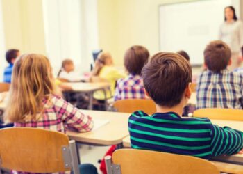 Məktəblərdə bir şagirdə düşən illik təhsil xərcləri təsdiqlənib