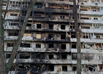 Kiyevə hava hücumu zamanı azərbaycanlı ailənin mənzili dağılıb