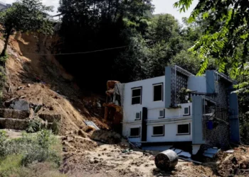 Nepalda daşqınlar evləri və körpüləri dağıdıb, itkin düşənlər var