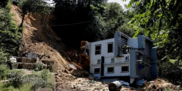 Nepalda daşqınlar evləri və körpüləri dağıdıb, itkin düşənlər var