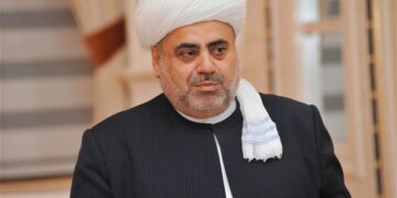 Allahşükür Paşazadə: Azərbaycanda hicab qadağan olunmayıb