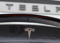 İlon Mask uçan Tesla-nı təqdim etdi