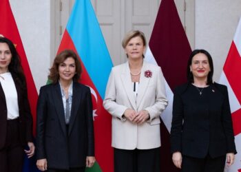 Nərminə Mustafayeva Latviya XİN rəhbəri ilə görüşdü