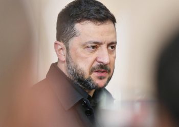 Qərb Zelenskini dəli adlandırdı