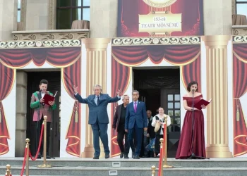 Milli Teatr yeni mövsümü açıq elan edib