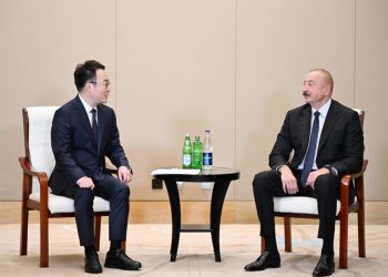 İlham Əliyev Xı Yınfenlə görüşdü