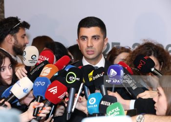 Şagirdlər dərsdə telefondan istifadə edə bilməyəcək