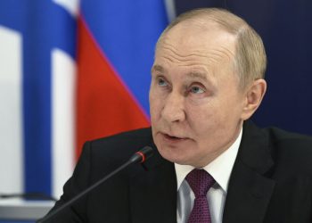 Putin Özbəkistan Prezidenti ilə görüşdü