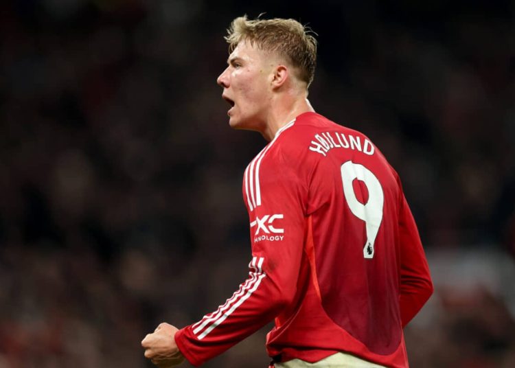 MANCHESTER, ENGLAND - NOVEMBER 03:  Manchester United's Rasmus Hojlund during the Premier League match between Manchester United FC and Chelsea FC at Old Trafford on November 03, 2024 in Manchester, England. (Photo by Carl Recine/Getty Images)