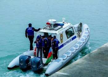 Su polisi Xəzərdə strateji obyektlərin yaxınlığında brakonyerlik edən şəxsi saxlayıb