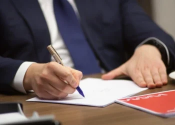 İşdən qanunsuz çıxarılan 56 nəfər əvvəlki işlərinə bərpa etdirilib