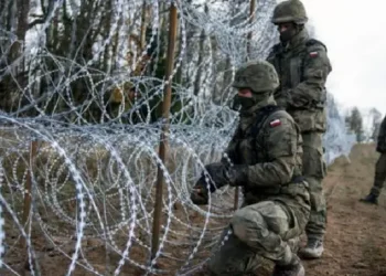 Polşa Belarusla sərhədini açacaq