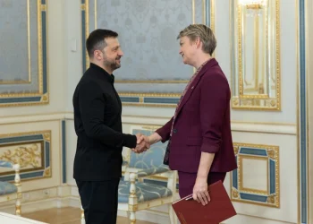 Zelenski Britaniyanın yeni XİN başçısı ilə görüşüb