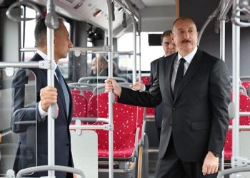 Prezident Gəncədə “Bakı Bus”da – Foto