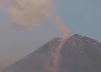 İndoneziyada vulkan püskürməsi