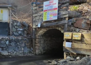Türkiyədə mədən çöküb, iki nəfər torpaq altında qalıb