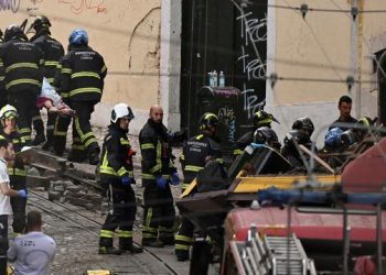 Portuqaliyada tramvayın relsdən çıxması nəticəsində 15 nəfər ölüb, 18 nəfər yaralanıb