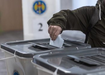 Moldovada parlamentə üç partiya və iki blok daxil olub