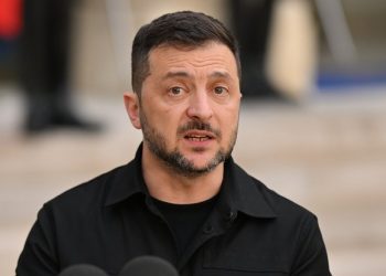 Zelenski Ukraynada bufer zonasının yaradılması ideyasını RƏDD EDİB