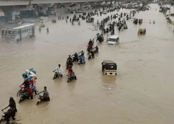 Pakistanda daşqınlar səbəbindən 300 min insan təxliyə edilib